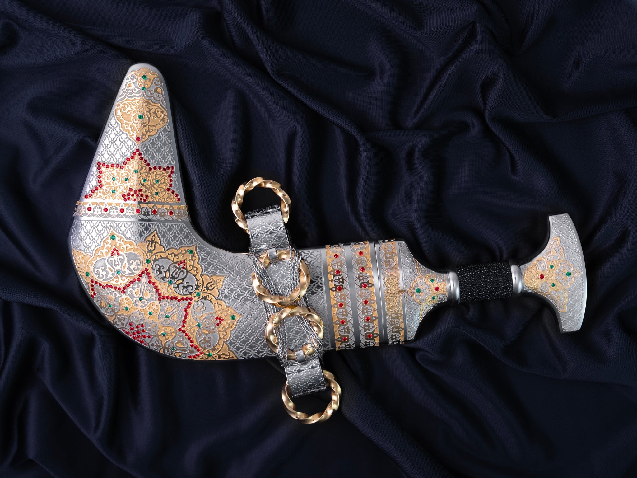Dagger - Golden Engraving