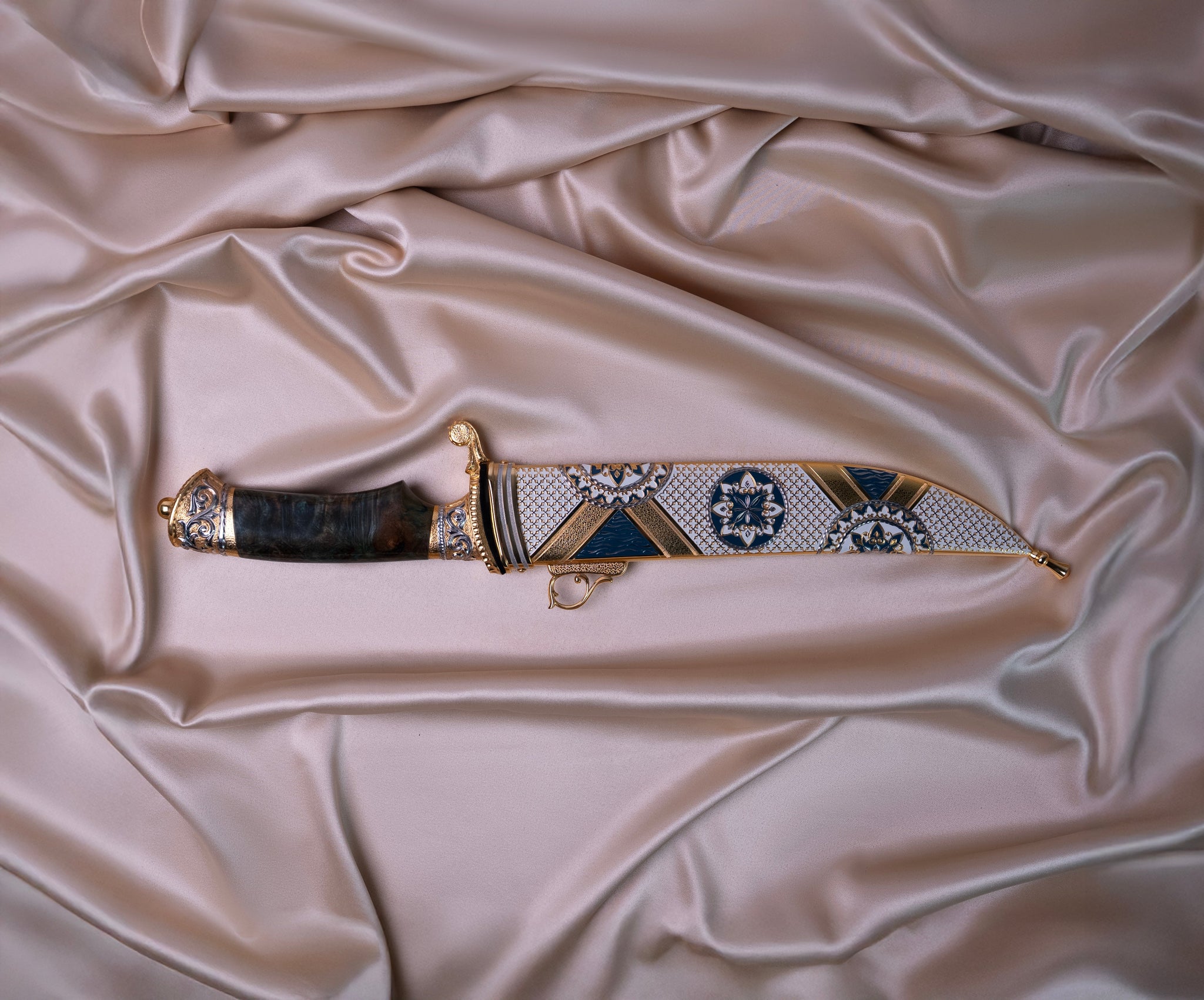 Knife of Arts